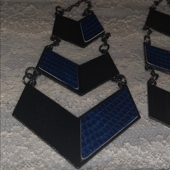 Funky Gray & Blue V Drop Earrings - Picture 4 of 5